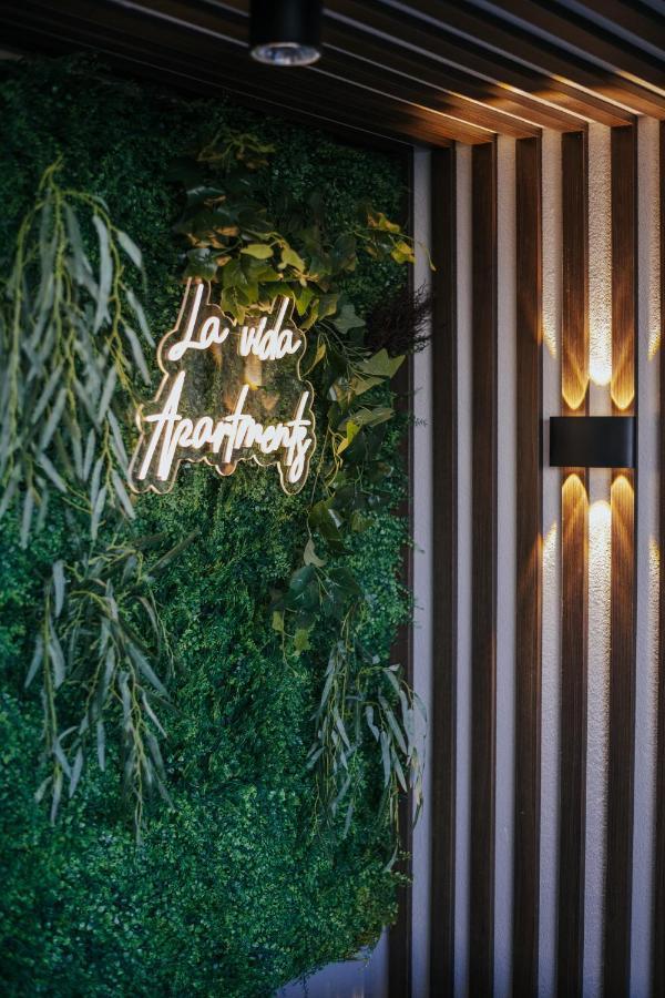 La Vida Apartments بار المظهر الخارجي الصورة